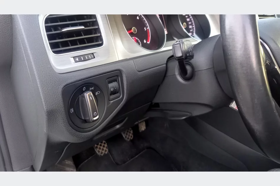 VOLKSWAGEN GOLF VII -1,6tdi bez korozji kompl. dok. serwis-zarejestrowany  fv-vat - zdjęcie 31