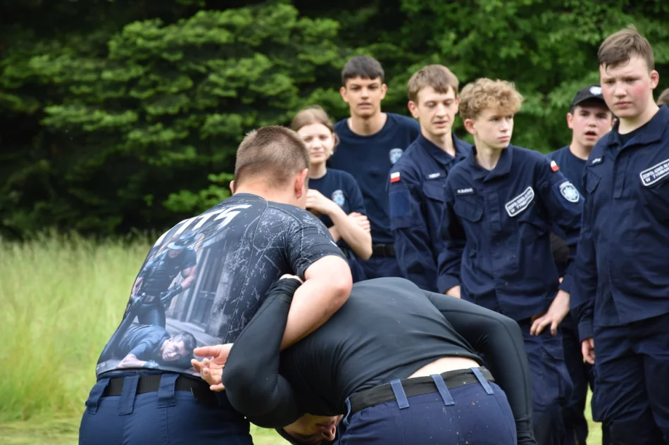Obóz szkoleniowy klas policyjnych z udziałem policjantów - zdjęcie 5