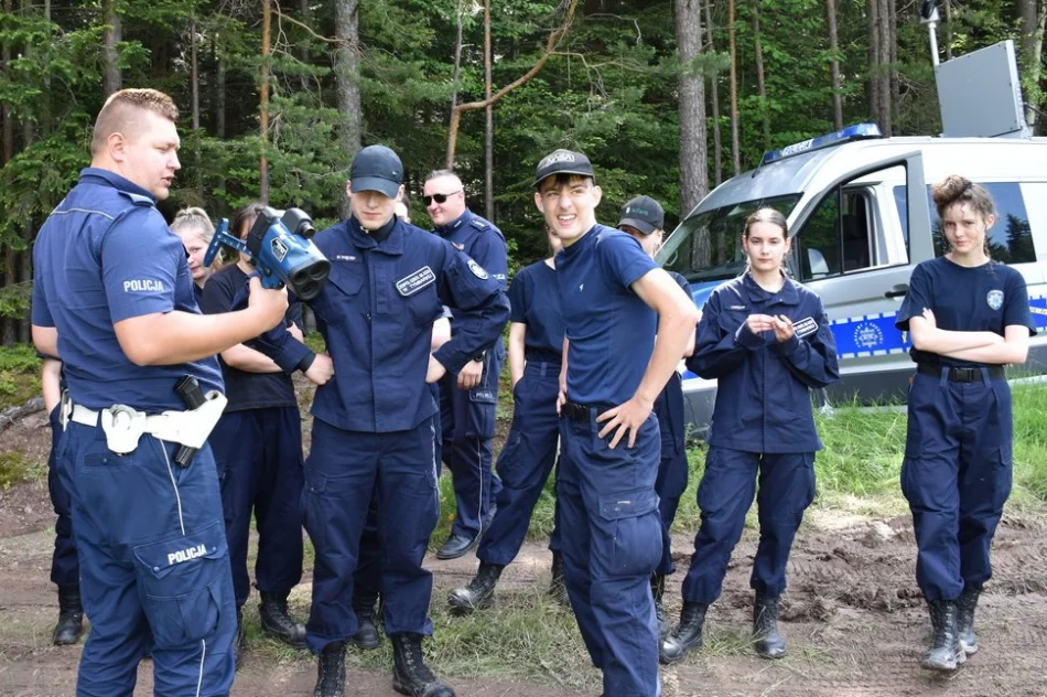 Obóz szkoleniowy klas policyjnych z udziałem policjantów - zdjęcie 13