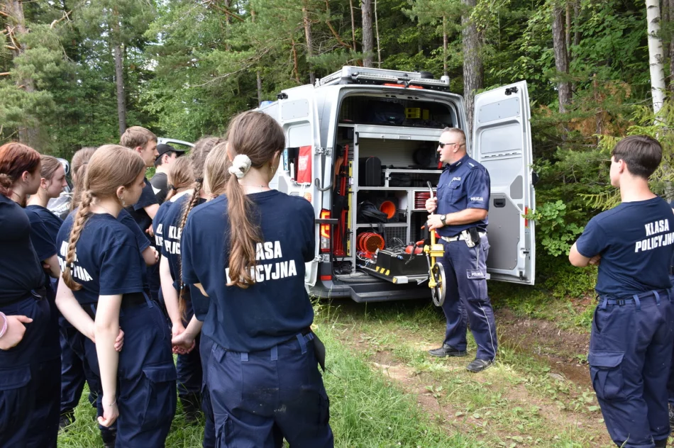 Obóz szkoleniowy klas policyjnych z udziałem policjantów - zdjęcie 14