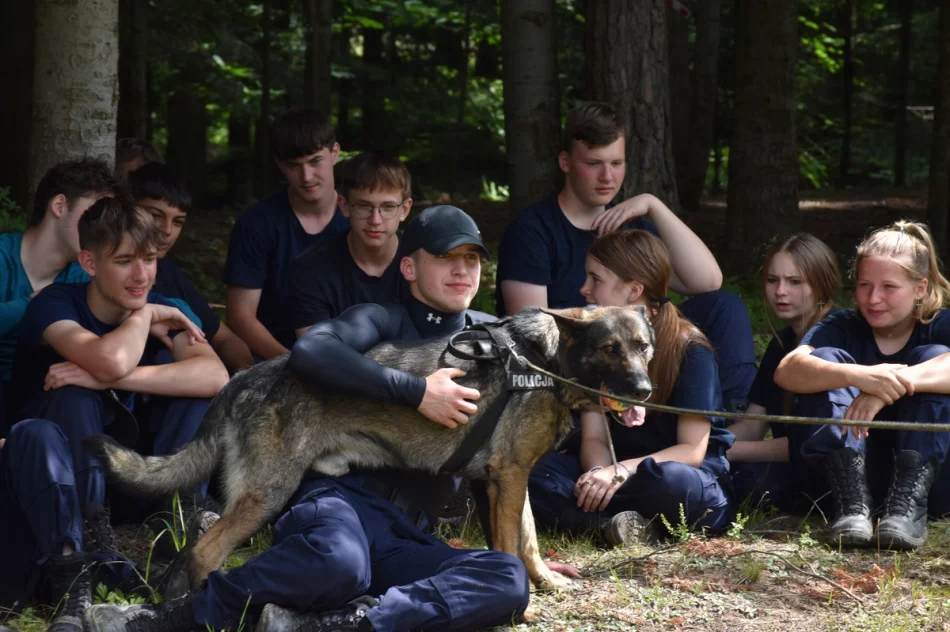 Obóz szkoleniowy klas policyjnych z udziałem policjantów - zdjęcie 19