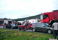 Zderzenie czterech samochodów i TIR-a - zdjęcie główne