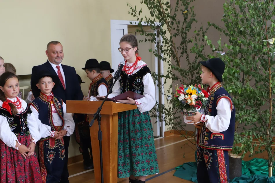 Jubileusz 25-lecia istnienia zespołu regionalnego „Mali Męcinianie" - zdjęcie 2