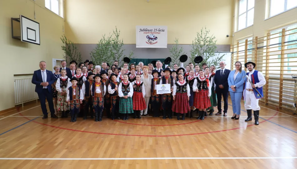 ​Jubileusz 25-lecia dziecięcego zespołu regionalnego (ZDJĘCIA, WIDEO) - zdjęcie 1