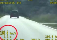 Ekstremalnie szybka jazda Jeepa. Kierowcy grozi grzywna w wysokości nawet 30 tysięcy  - zdjęcie główne