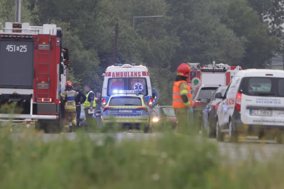 Zderzenie dwóch aut, na miejscu służby - zdjęcie 3