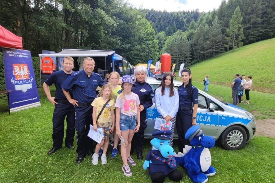 Policjanci odwiedzili dzieci w ośrodku adopcyjnym  - zdjęcie 6