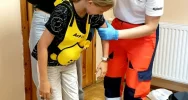 Uczniowie uczą się pierwszej pomocy z Maltańską Służbą Medyczną - zdjęcie 3
