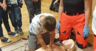 Uczniowie uczą się pierwszej pomocy z Maltańską Służbą Medyczną - zdjęcie 4