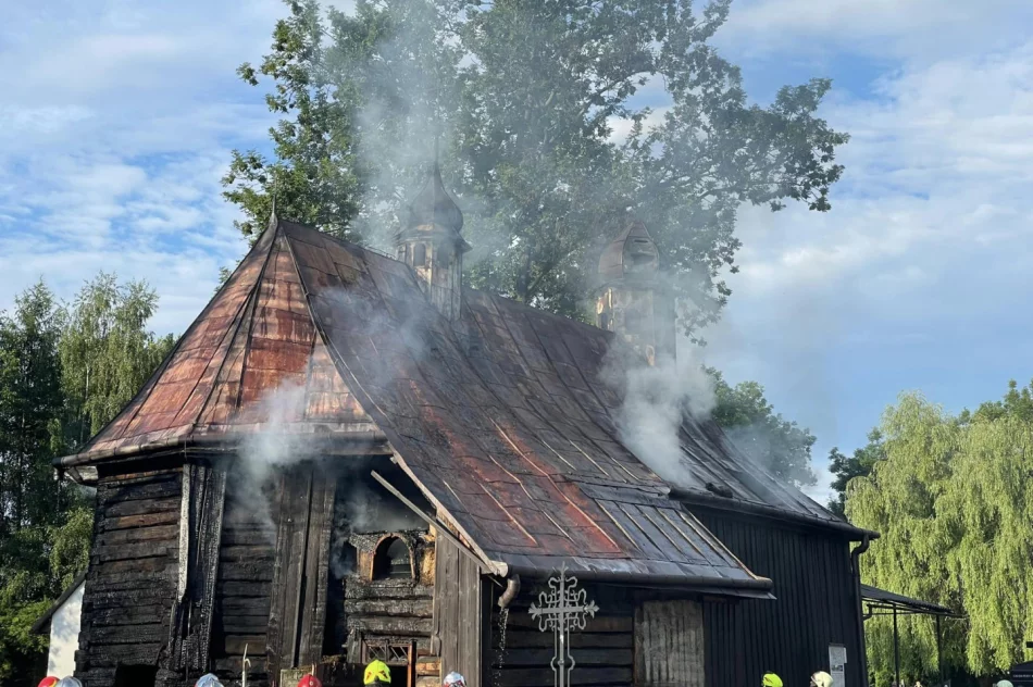 Pożar zabytkowego kościoła, spłonęło prezbiterium - zdjęcie 3