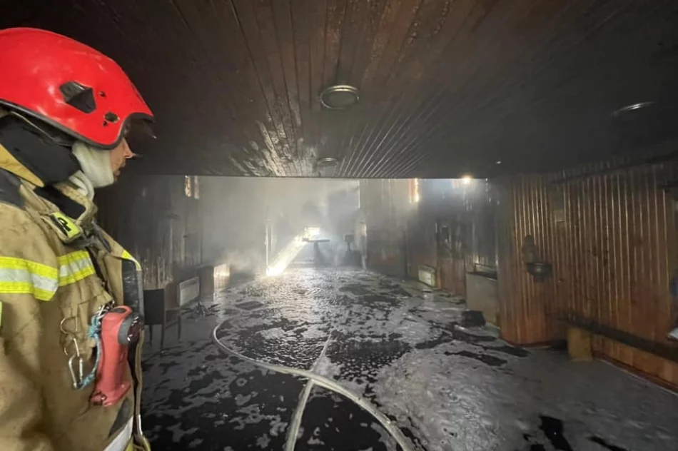 Pożar zabytkowego kościoła, spłonęło prezbiterium - zdjęcie 6