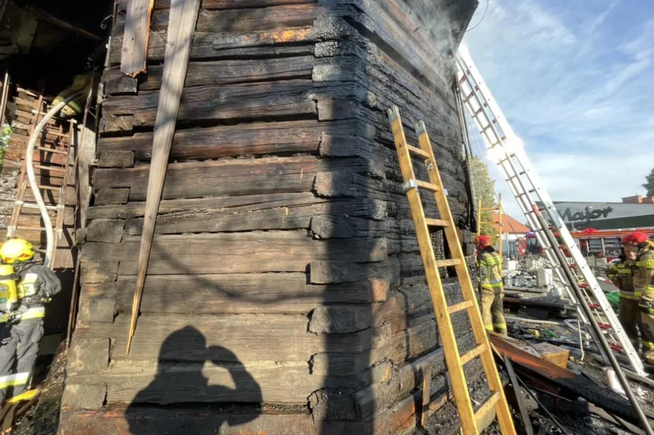 Pożar zabytkowego kościoła, spłonęło prezbiterium - zdjęcie 7