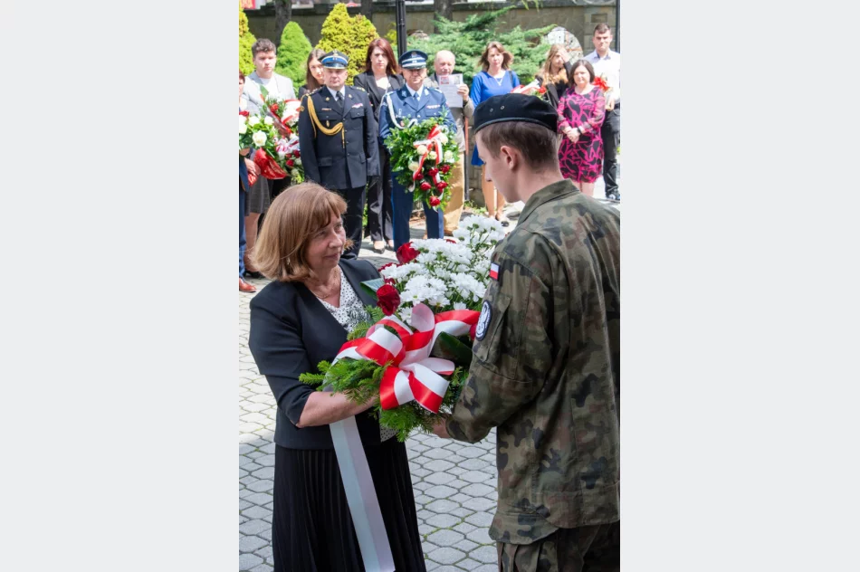 W Limanowej obchodzono Narodowy Dzień Pamięci Ofiar Niemieckich Nazistowskich Obozów Koncentracyjnych i Obozów Zagłady - zdjęcie 2