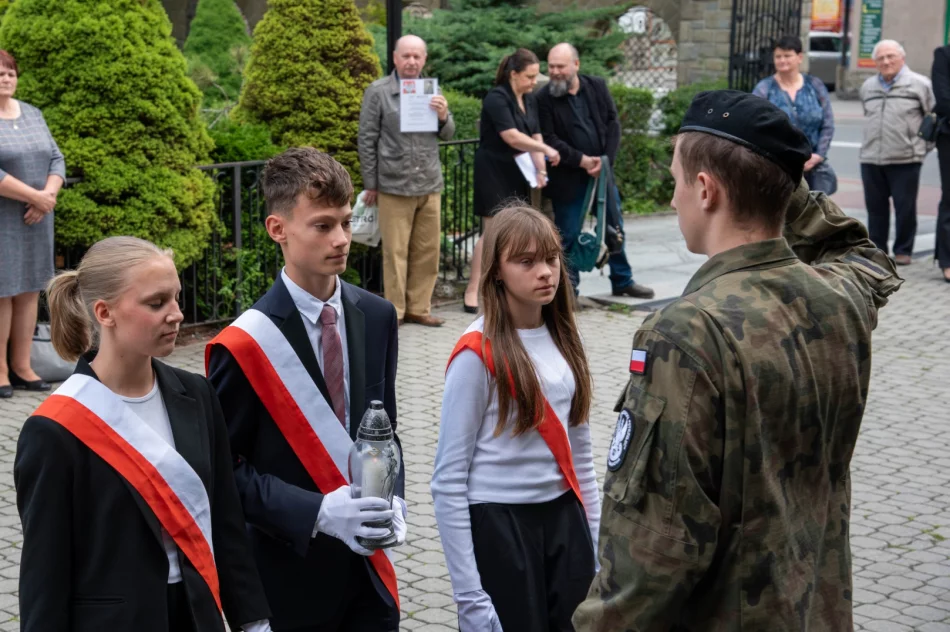 W Limanowej obchodzono Narodowy Dzień Pamięci Ofiar Niemieckich Nazistowskich Obozów Koncentracyjnych i Obozów Zagłady - zdjęcie 3