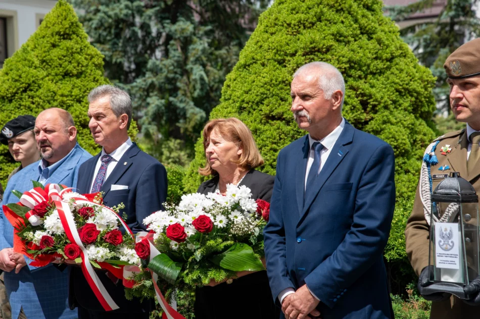 W Limanowej obchodzono Narodowy Dzień Pamięci Ofiar Niemieckich Nazistowskich Obozów Koncentracyjnych i Obozów Zagłady - zdjęcie 12