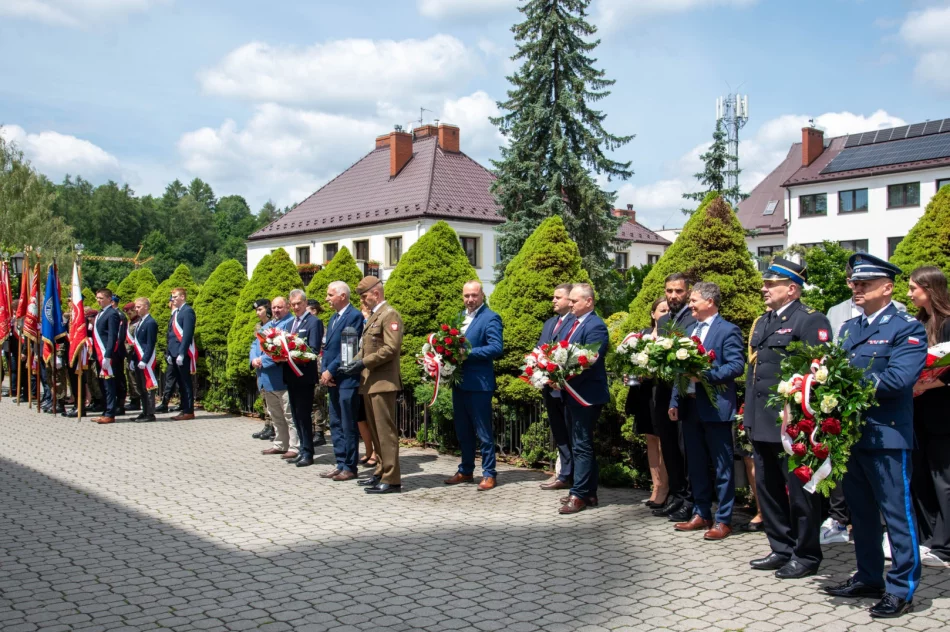 W Limanowej obchodzono Narodowy Dzień Pamięci Ofiar Niemieckich Nazistowskich Obozów Koncentracyjnych i Obozów Zagłady - zdjęcie 20