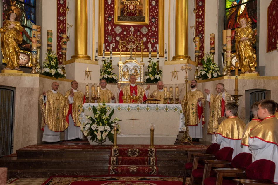 Odbyło się Powiatowe Święto Strażaków połączone z Jubileuszem 150-lecia Ochotniczej Straży Pożarnej w Limanowej - zdjęcie 19