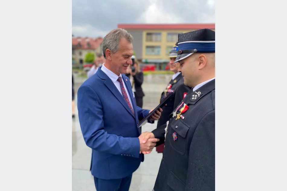 Powiatowe Święto Strażaków i jubileusz 150-lecia OSP Limanowa (ZDJĘCIA) - zdjęcie 5