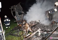 Spłonęła przyczepa campingowa - zdjęcie główne