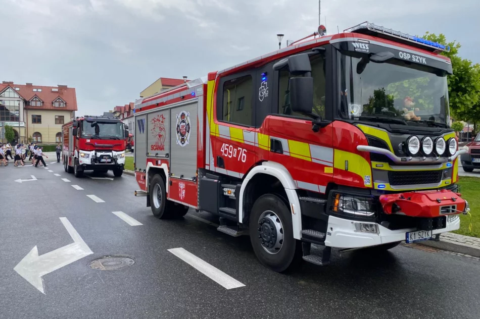 Powiatowe Święto Strażaków i jubileusz 150-lecia OSP Limanowa (ZDJĘCIA) - zdjęcie 14
