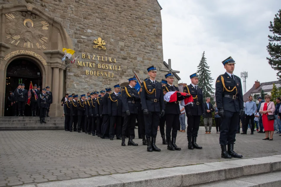 Powiatowe Święto Strażaków i jubileusz 150-lecia OSP Limanowa (ZDJĘCIA) - zdjęcie 17
