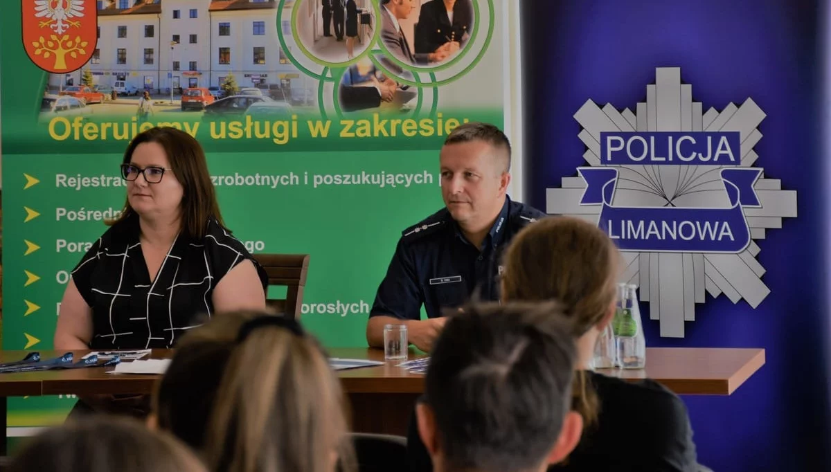 Policjanci z bezrobotnymi: rekrutacja i ścieżka kariery