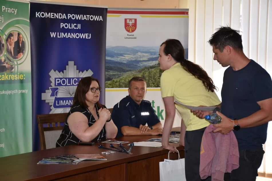 Policjanci z bezrobotnymi: rekrutacja i ścieżka kariery - zdjęcie 2