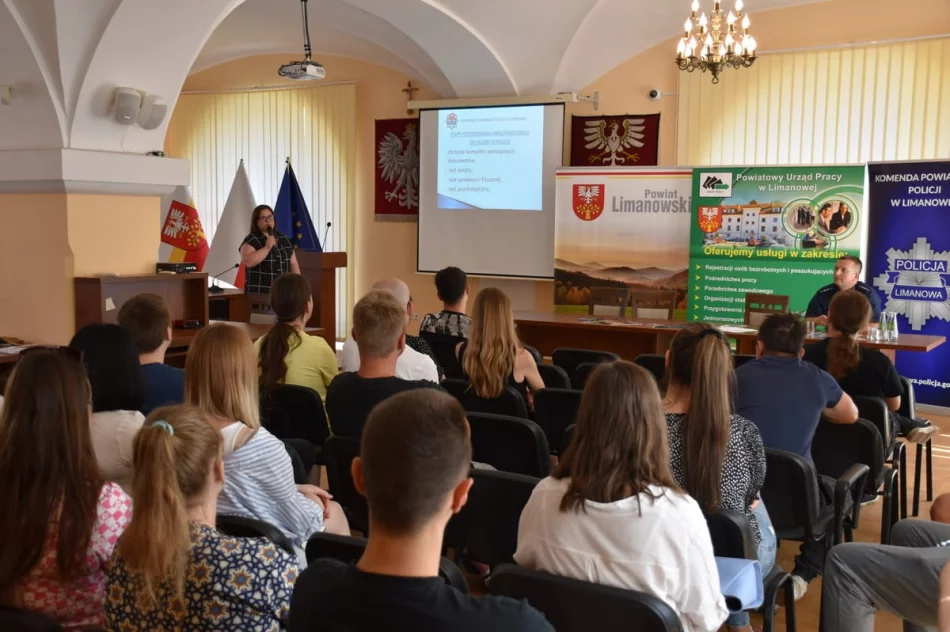 Policjanci z bezrobotnymi: rekrutacja i ścieżka kariery - zdjęcie 3