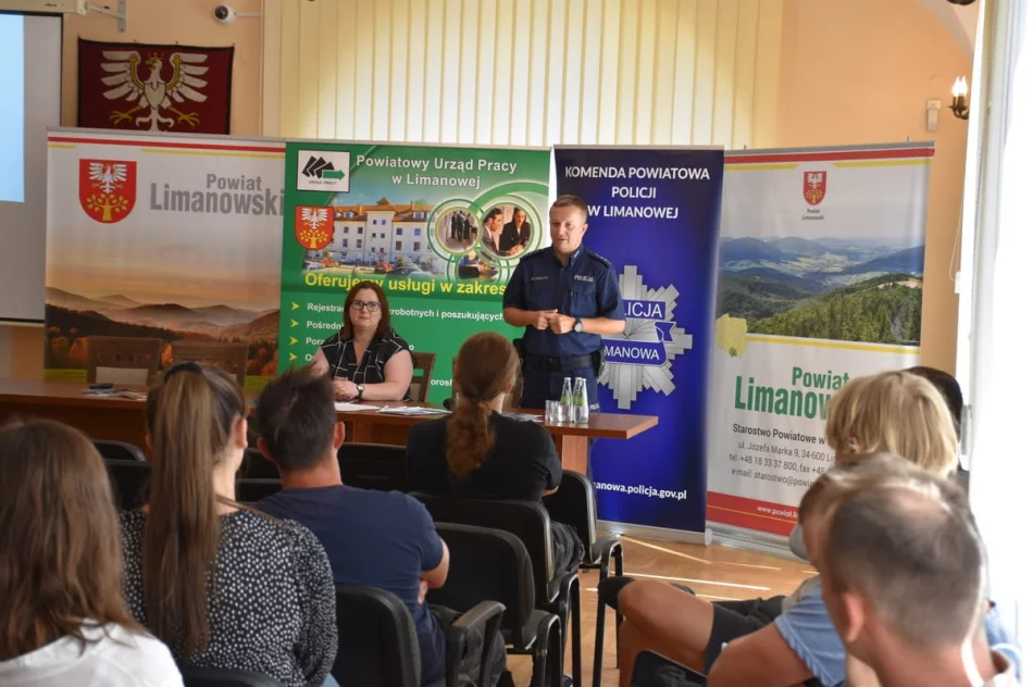 Policjanci z bezrobotnymi: rekrutacja i ścieżka kariery - zdjęcie 4