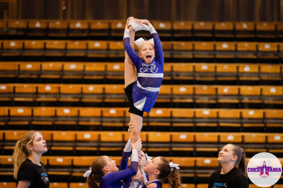 Sukcesy zawodniczek z klubu Cheer Stars na Międzynarodowym Turnieju Cheermania w Zabrzu - zdjęcie 8