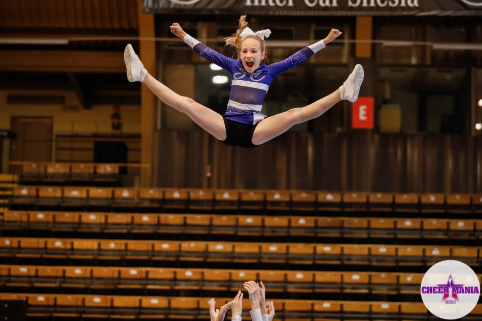 Sukcesy zawodniczek z klubu Cheer Stars na Międzynarodowym Turnieju Cheermania w Zabrzu - zdjęcie 9
