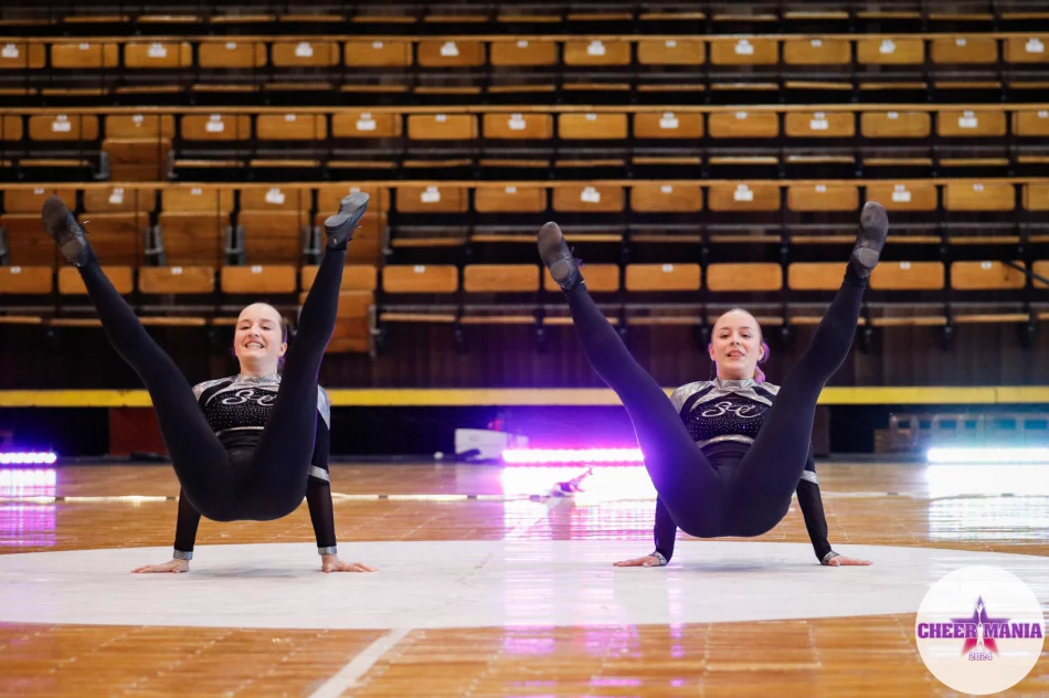 Sukcesy zawodniczek z klubu Cheer Stars na Międzynarodowym Turnieju Cheermania w Zabrzu - zdjęcie 15