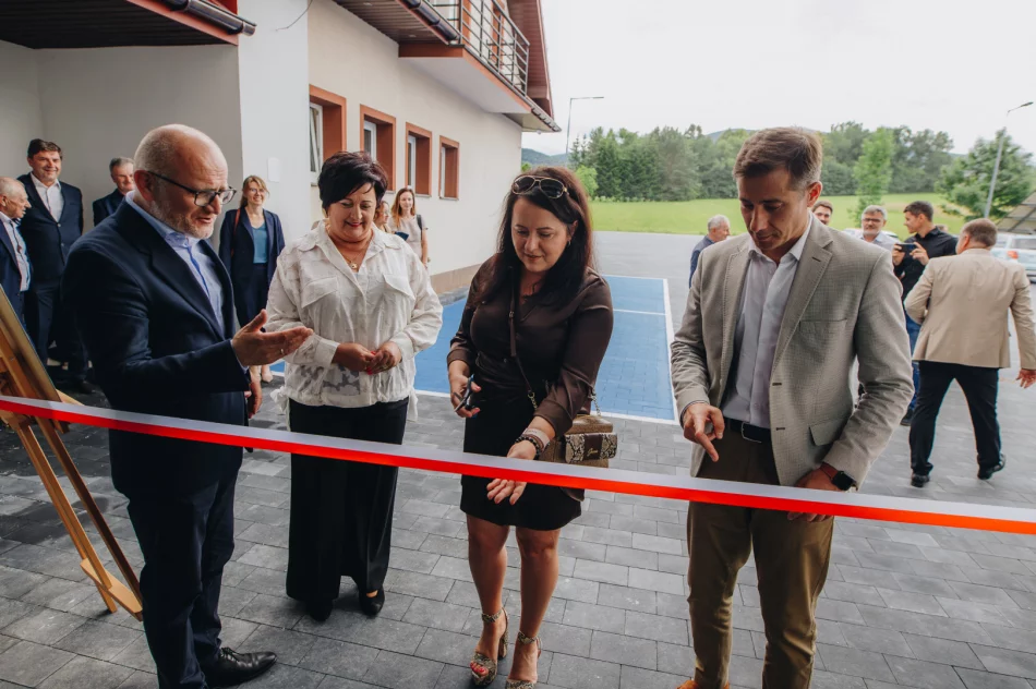 Uroczyste otwarcie nowoczesnego centrum fizjoterapii w Skrzydlnej - zdjęcie 6