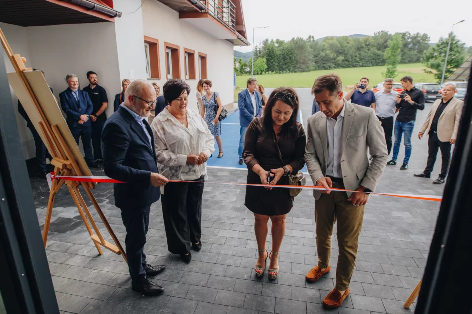 Uroczyste otwarcie nowoczesnego centrum fizjoterapii w Skrzydlnej - zdjęcie 7