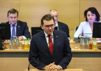 ​Łukasz Kmita mimo większości PiS ponownie nie został wybrany na marszałka - zdjęcie główne