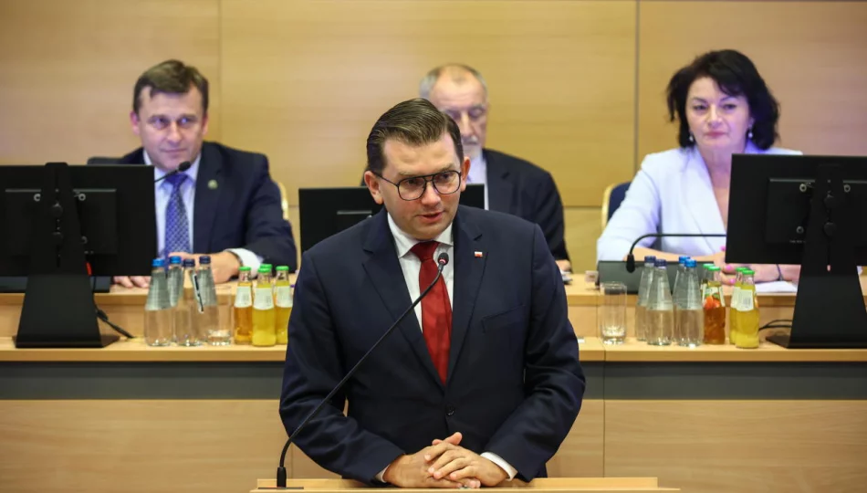 ​Łukasz Kmita mimo większości PiS ponownie nie został wybrany na marszałka - zdjęcie 1