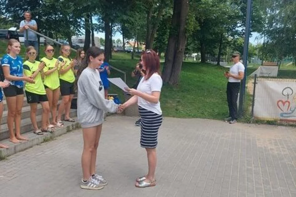 Sukces siatkarek „JEDYNKI” w województwie - zdjęcie 9