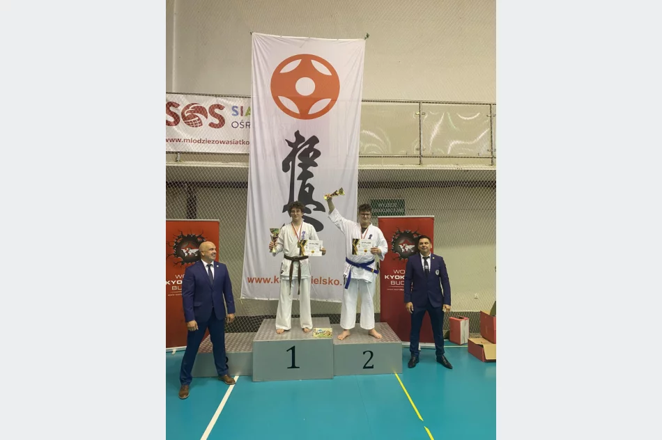 15 medali na Makroregionie Południowym w Bielsku Białej dla zawodników Limanowskiego Klubu Kyokushin Karate - zdjęcie 14