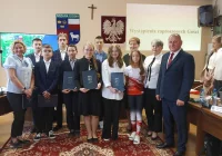 Najlepsi uczniowie z nagrodami od władz samorządu - zdjęcie główne