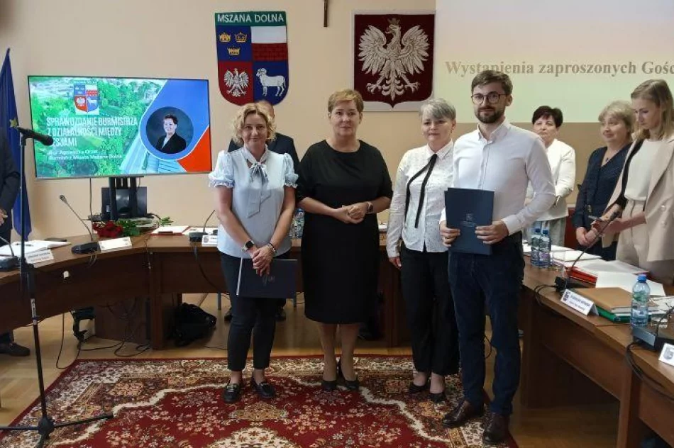 Najlepsi uczniowie z nagrodami od władz samorządu - zdjęcie 12
