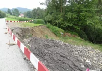 Niebezpieczne osuwisko przy drodze - zdjęcie główne