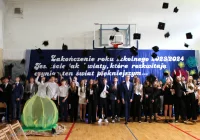 Zakończenie roku szkolnego w miejskich szkołach podstawowych i pożegnanie ośmioklasistów - zdjęcie główne