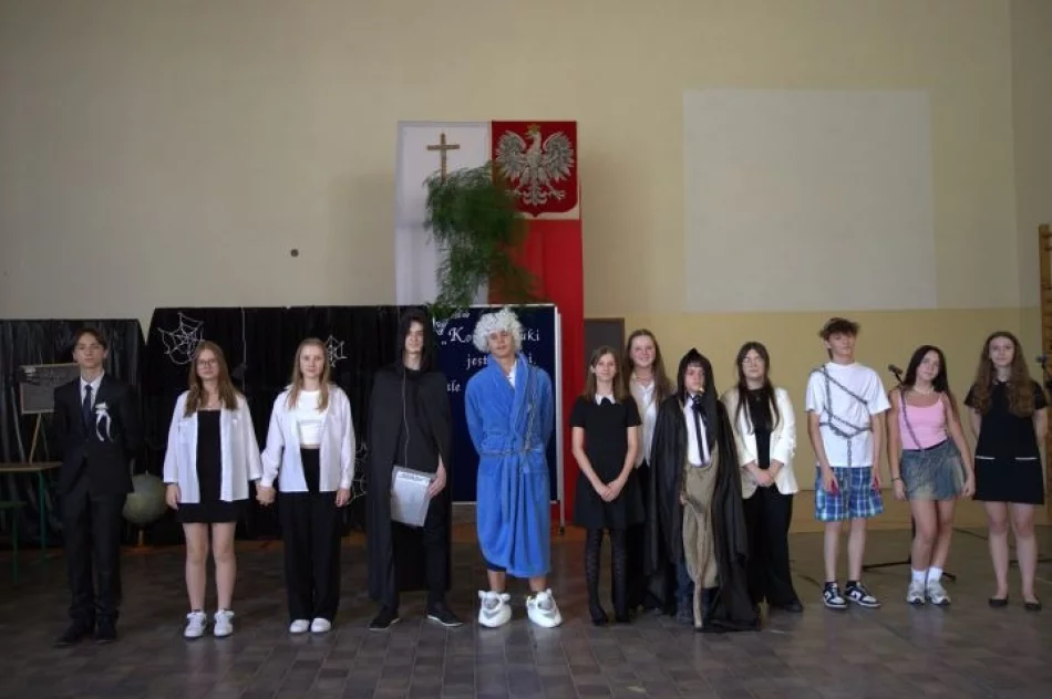 Zakończenie roku szkolnego w miejskich szkołach podstawowych i pożegnanie ośmioklasistów - zdjęcie 8