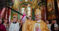 Odbył się Ingres Biskupa Artura Ważnego do Bazyliki Katedralnej pw. Wniebowzięcia NMP w Sosnowcu - zdjęcie 3
