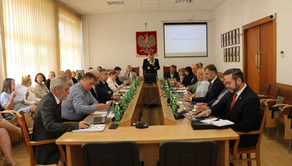 Jednogłośne wotum zaufania oraz jednogłośne absolutorium dla Burmistrz Miasta Limanowa Jolanty Juszkiewicz - zdjęcie 1