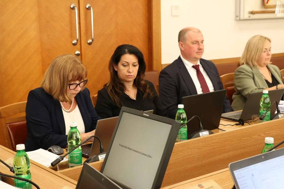 Jednogłośne wotum zaufania oraz jednogłośne absolutorium dla Burmistrz Miasta Limanowa Jolanty Juszkiewicz - zdjęcie 5