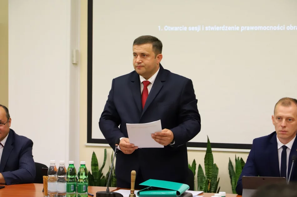 JEDNOGŁOŚNE ABSOLUTORIUM ZA 2023 ROK DLA WÓJTA GMINY LIMANOWA - zdjęcie 2