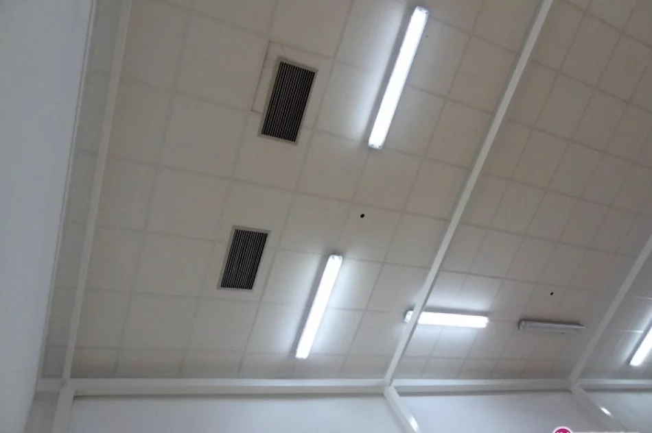 Piłeczki giną w suficie - zdjęcie 2