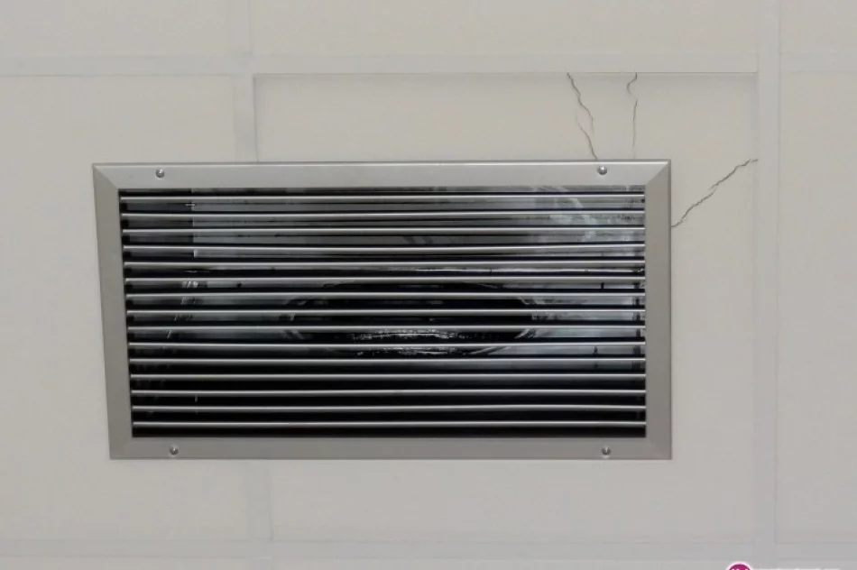 Piłeczki giną w suficie - zdjęcie 4