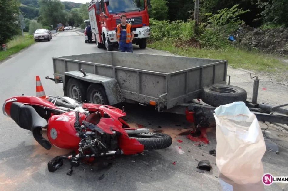Motocyklista zderzył się z przyczepką - zdjęcie 2